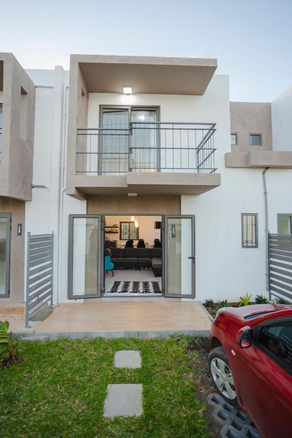 Le Palmiste Lovely 2-Bedroom Duplex With Pool Grand Gaube Buitenkant foto